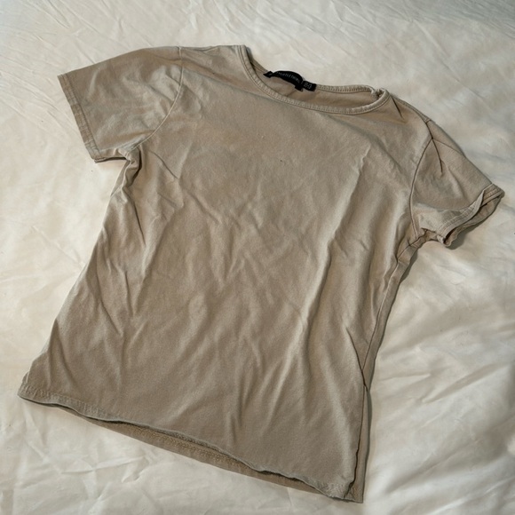 Beige form fitting tshirt - Picture 1 of 2